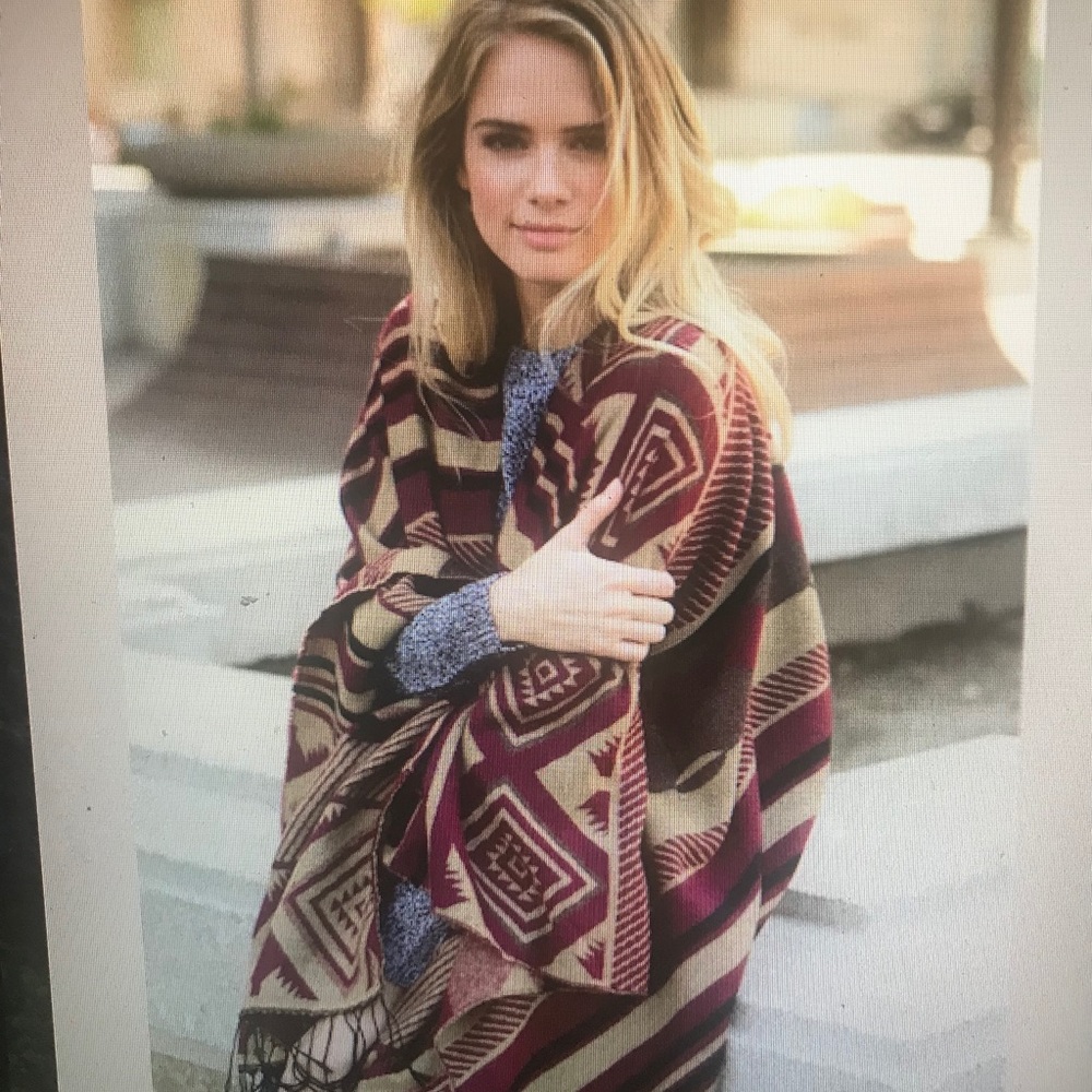 ❤️SALE-Last 1 Left!!❤️Maroon & Khaki Ruana
